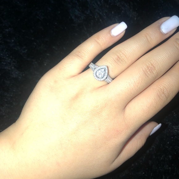 a brand new 925 ZEI engagement ring - Picture 6 of 6